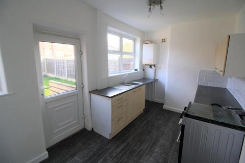 3 bedroom townhouse to rent, Hibbert Crescent, Failsworth, Manchester, M35 0RQ