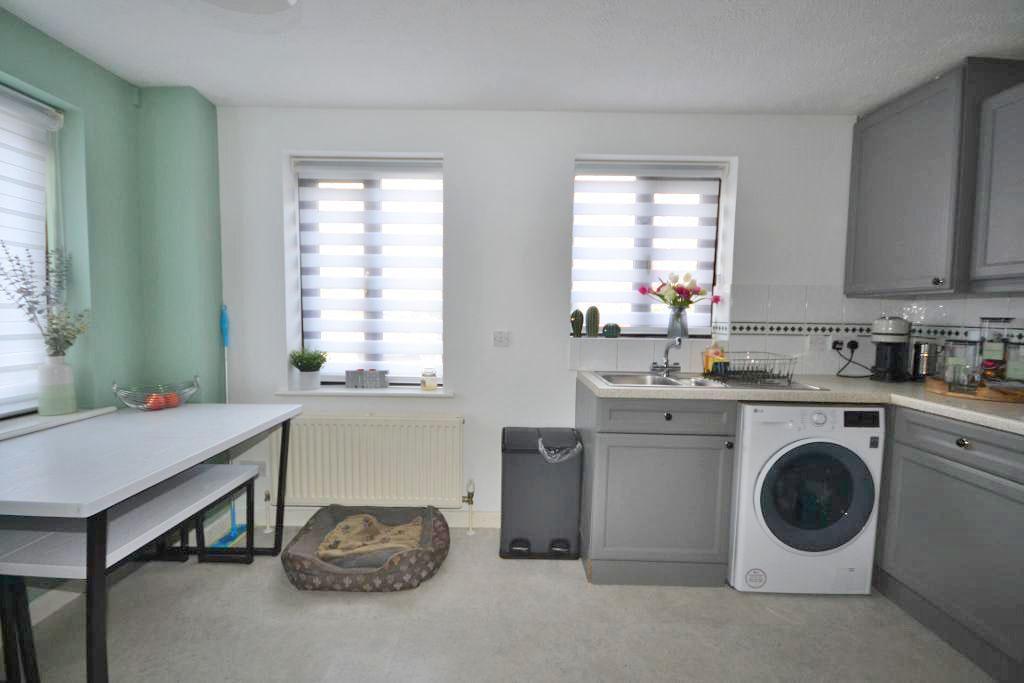 Kitchen & Dining Room