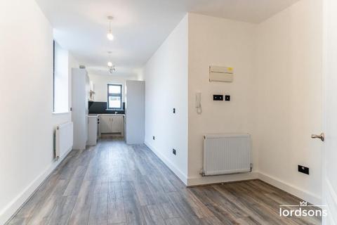 1 bedroom flat to rent - 122-124 High Street, Southend on Sea, Essex, SS1 1JT