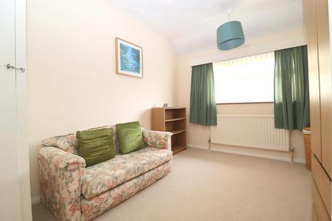 3 bedroom semi-detached house for sale - Grampian Way, Sundon Park, Luton, Bedfordshire, LU3 3HS