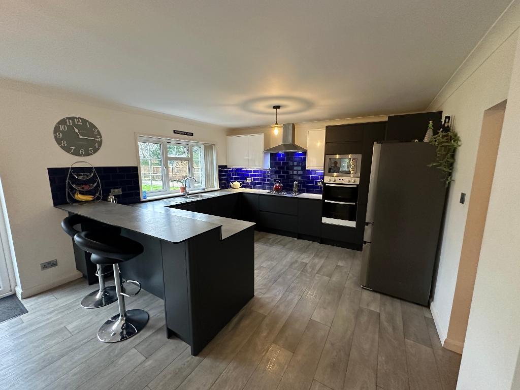 Cudham Lane North, Cudham, Sevenoaks, Kent, TN14 7QS 5 bed bungalow for