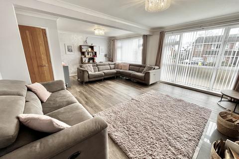 13 Bracken Close, Lydney, GL15 5AH