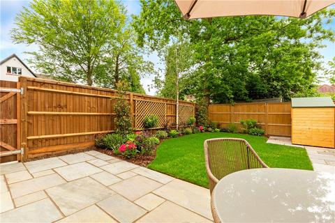 3 bedroom terraced house for sale - Langley Road, Staines-upon-Thames, Surrey