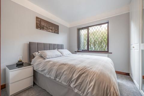 4 bedroom bungalow for sale - Danywern Drive, Winnersh, Wokingham