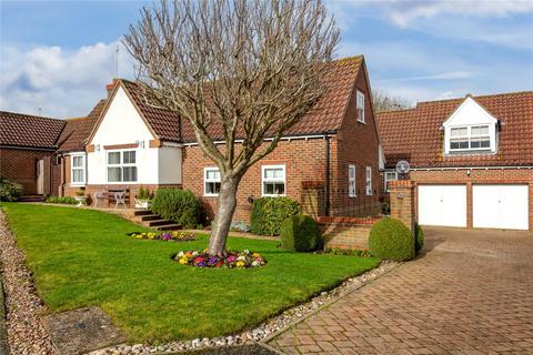 4 bedroom detached house for sale - Trailly Close, Yielden, Bedford, Bedfordshire, MK44
