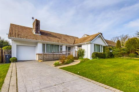 2 bedroom bungalow for sale, Haslemere Avenue, Highcliffe, Christchurch, Dorset, BH23