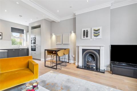 3 bedroom apartment for sale, Munster Road, Fulham, London, SW6