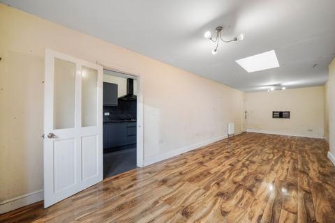 3 bedroom end of terrace house for sale - Windsor Crescent, Harrow HA2