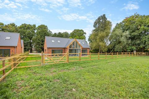 4 bedroom detached house for sale, Orchard Barns, School Road , Apperley, GL19