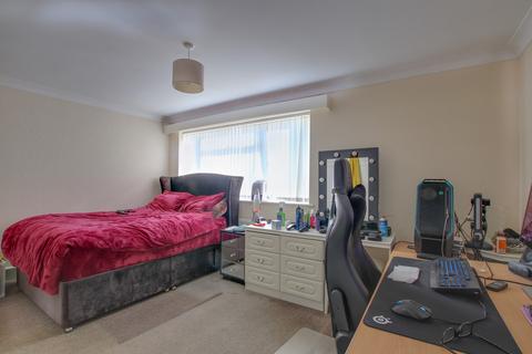 2 bedroom apartment for sale, Lymington Road, Highcliffe, Christchurch, BH23
