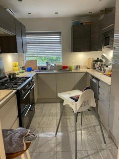 3 bedroom bungalow to rent, Boltmore Close, London nw4