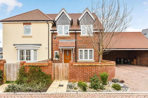 10 Fiver Close, Whitchurch, RG28 7FN