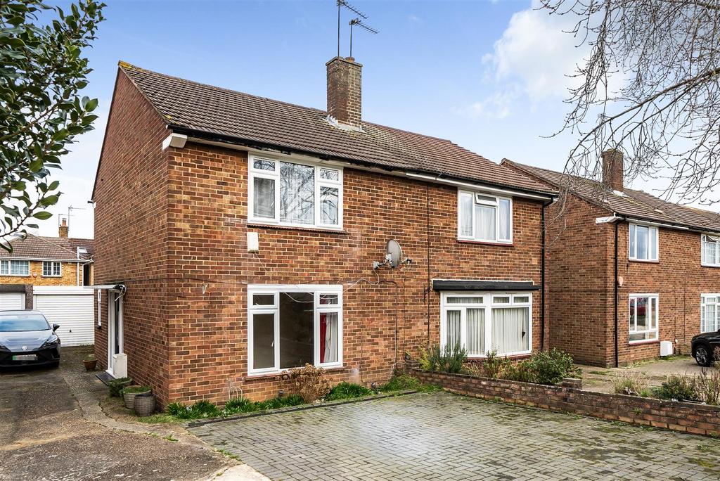 Kings Drive, Edgware 2 bed semidetached house for sale £475,000