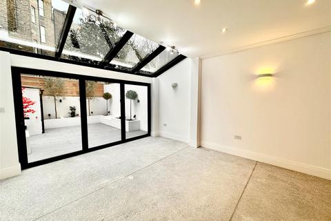 4 bedroom house to rent, Catherine Place, London SW1E SW1E