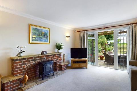 4 bedroom detached house to rent - Theale Road, Burghfield, Reading, Berkshire, RG30
