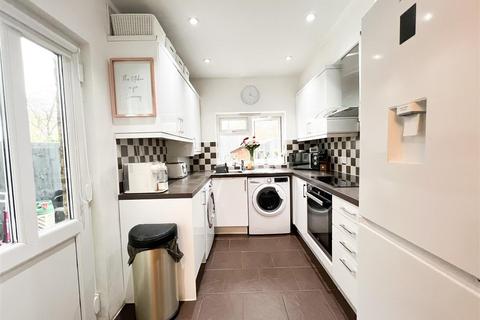 2 bedroom end of terrace house for sale - Priory Road, Croydon