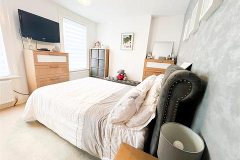 12 Priory Road, Croydon, CR0 3QY