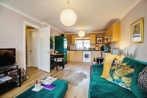 2 bedroom apartment for sale - St Josephs Vale, London SE3