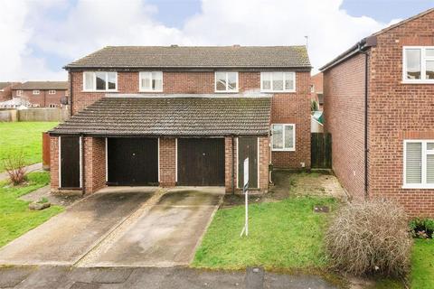 3 bedroom semi-detached house for sale - Hunters Close, Grove, Wantage