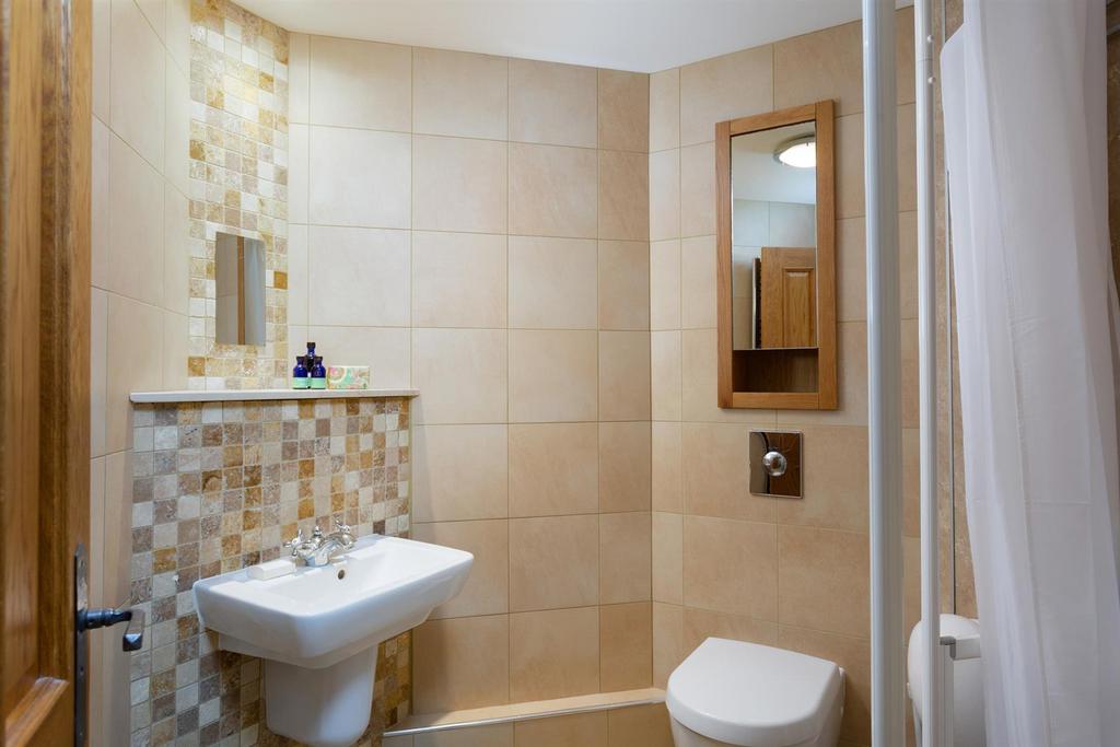 Bedroom 1 en suite
