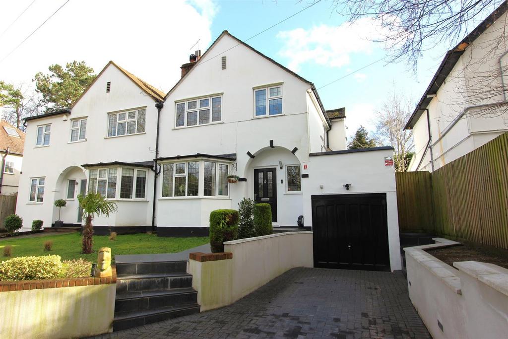 Sutton Lane, Banstead 3 bed semidetached house for sale £760,000