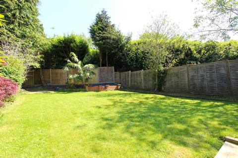 6 Sutton Lane, Banstead, SM7 3QP