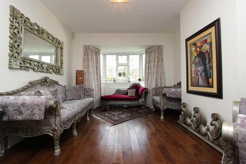 6 Sutton Lane, Banstead, SM7 3QP