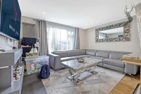 2 bedroom flat for sale, Chigwell Road, Woodford Green IG8