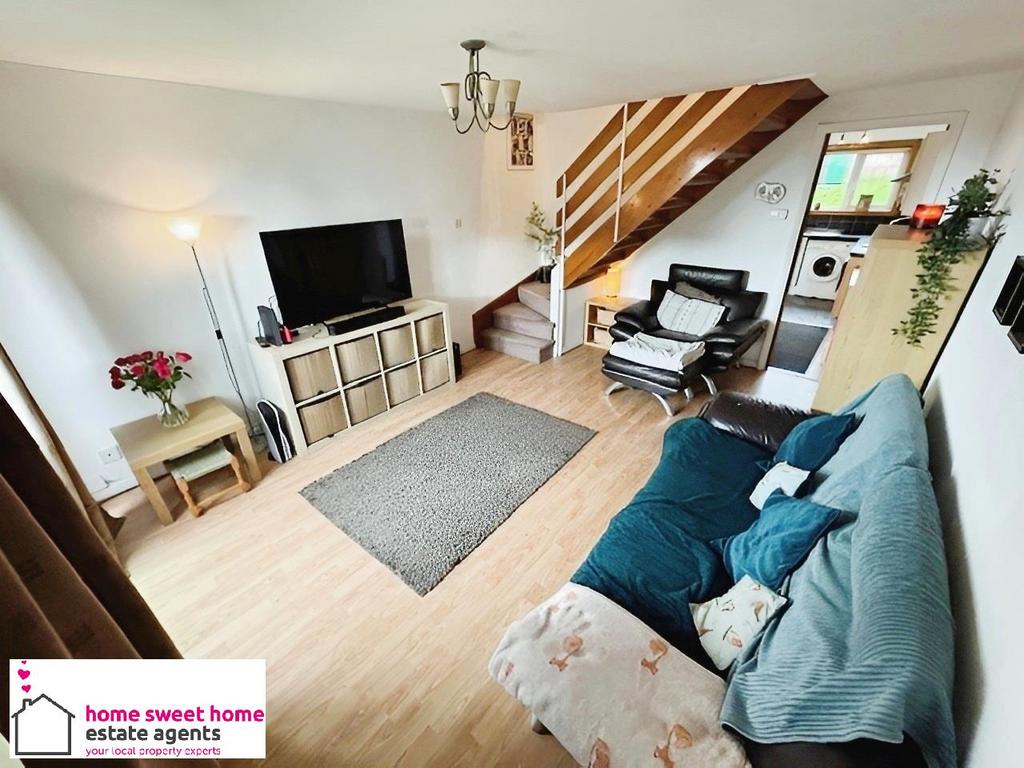 Hunter Place, Dunfermline 2 bed terraced house for sale £135,000