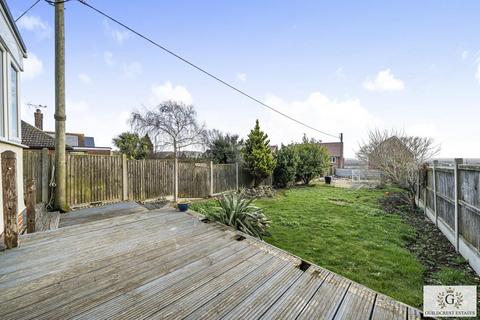 3 bedroom semi-detached house for sale, Canterbury Road West, Cliffsend