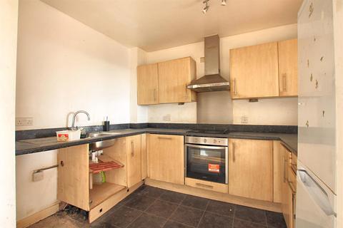 42 Canalside Gardens, Southall, UB2 5TJ