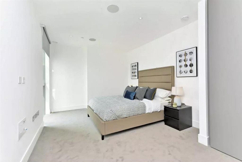 Bed2.jpg
