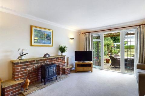 4 bedroom detached house to rent - Koombana, Theale Road, Burghfield, Reading, RG30