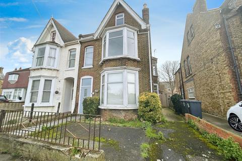 5 bedroom semi-detached house to rent - Beacon Road, Herne Bay