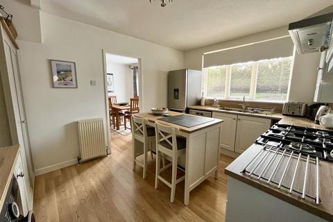 53 Beechfield Avenue, Skelmanthorpe, Huddersfield, HD8 9BZ