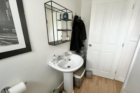 53 Beechfield Avenue, Skelmanthorpe, Huddersfield, HD8 9BZ