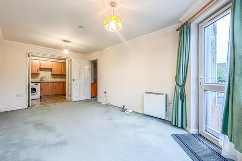 2 bedroom retirement property for sale - Southend Road, Hockley SS5