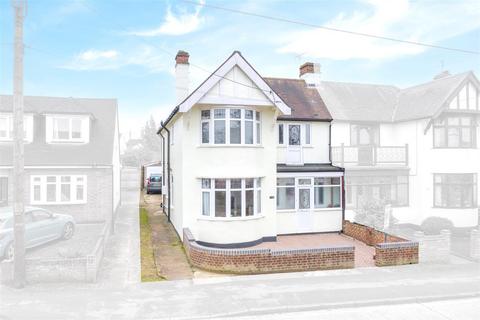 18 Hawkwell Road, Hockley, SS5 4DA