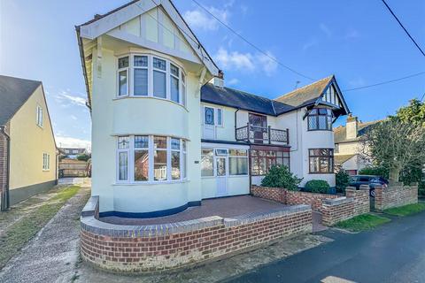 18 Hawkwell Road, Hockley, SS5 4DA