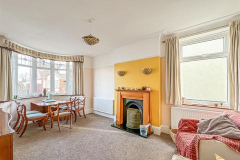 18 Hawkwell Road, Hockley, SS5 4DA