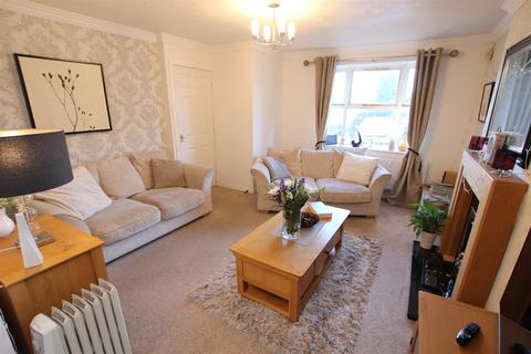 3 Cavalier Drive, Apperley Bridge, Bradford, BD10 0UF