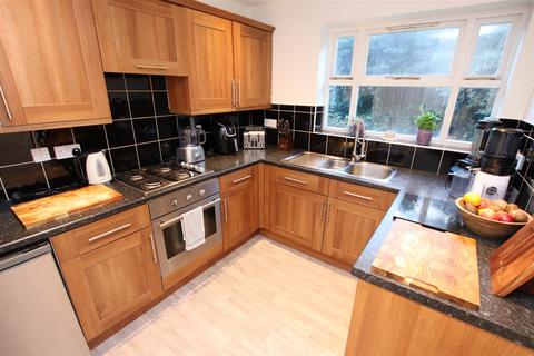 3 Cavalier Drive, Apperley Bridge, Bradford, BD10 0UF