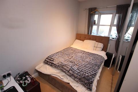 3 Cavalier Drive, Apperley Bridge, Bradford, BD10 0UF