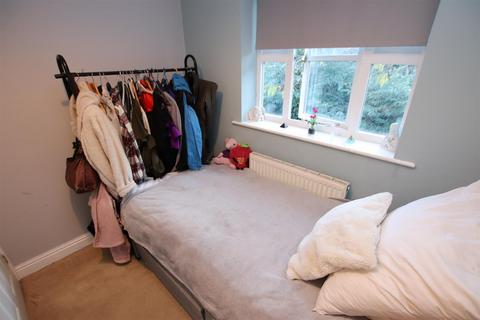 3 Cavalier Drive, Apperley Bridge, Bradford, BD10 0UF