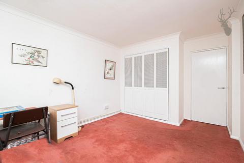 2 bedroom flat for sale, Church Lane, Loughton
