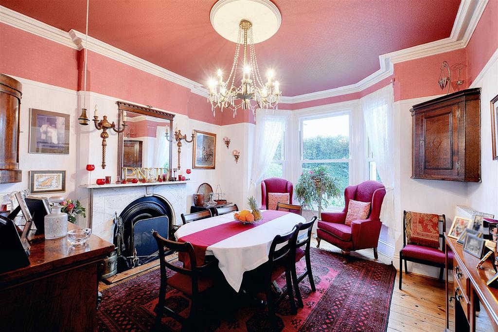 Dining room.jpg