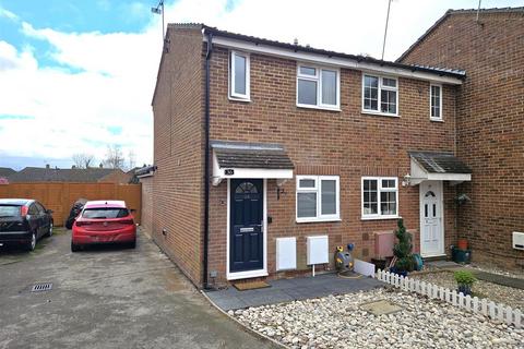 36 Field End, Farnham, GU9 9HZ