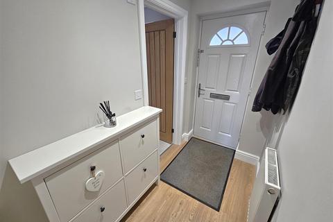 36 Field End, Farnham, GU9 9HZ