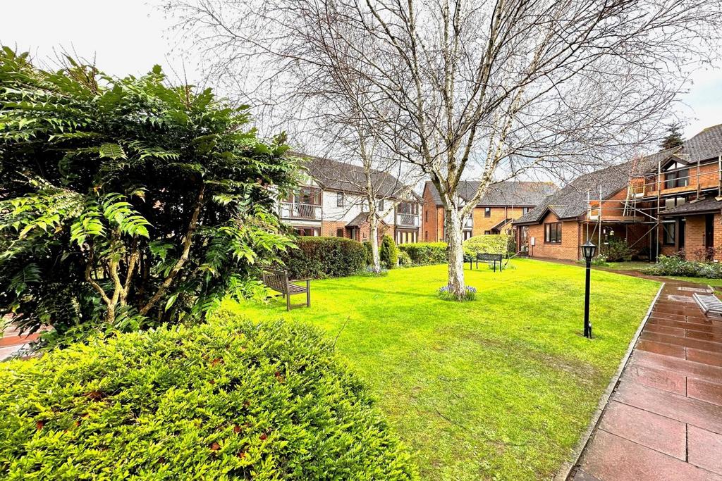Glebe Farm Court, Up Hatherley, Cheltenham 2 bed retirement property