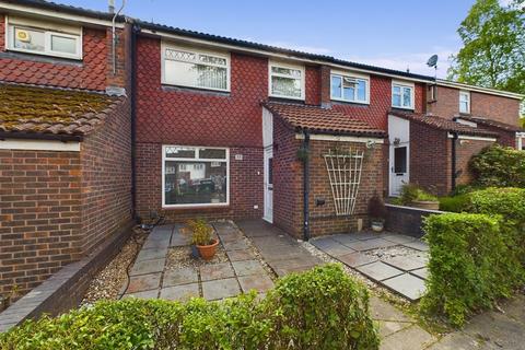 3 bedroom terraced house for sale, Keswick Close, Ifield